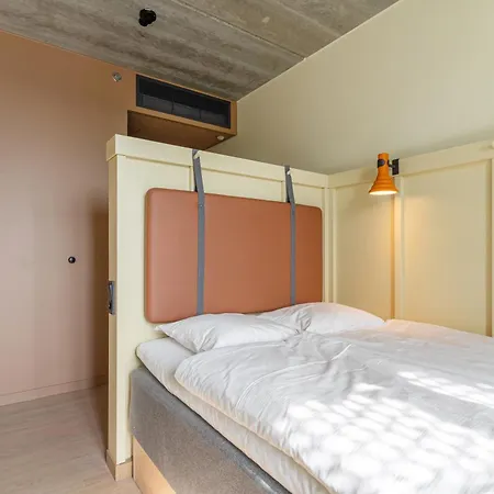 מלון Comfort Helsinki Airport 3*