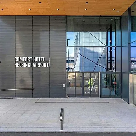Comfort Helsinki Airport 酒店 万塔