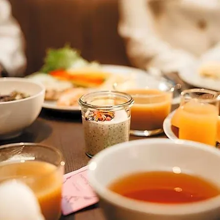 Comfort Helsinki Airport 酒店 万塔